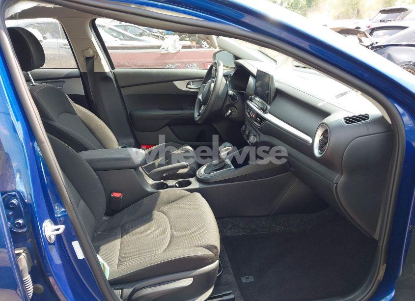 Photo 5 of 2024 Kia Forte LXS (VIN 3KPF24AD8RE737349)