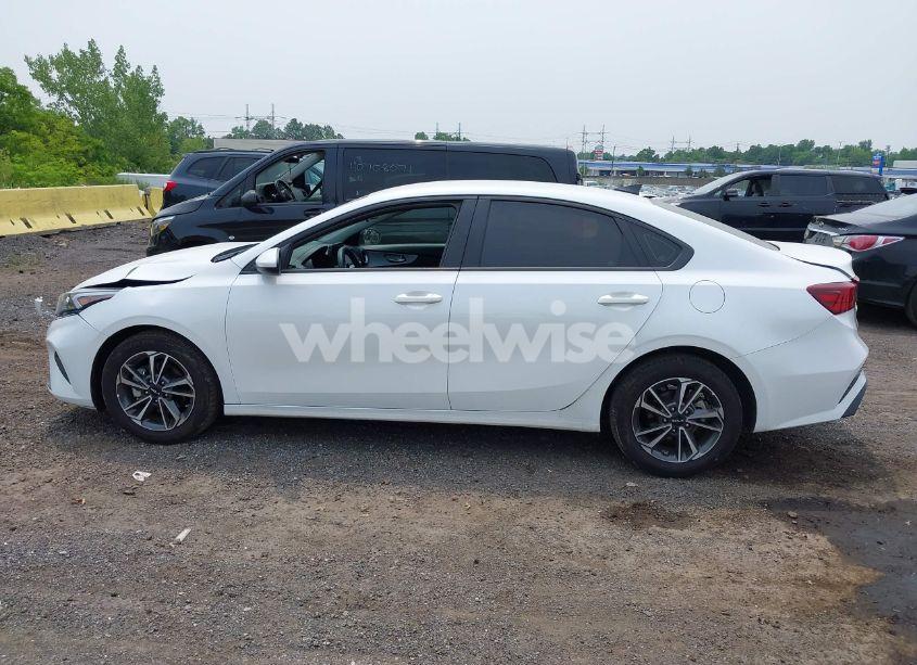 Photo 14 of 2024 Kia Forte LXS (VIN 3KPF24AD8RE742602)