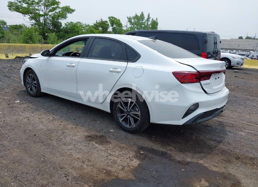 Photo 3 of 2024 Kia Forte LXS (VIN 3KPF24AD8RE742602)