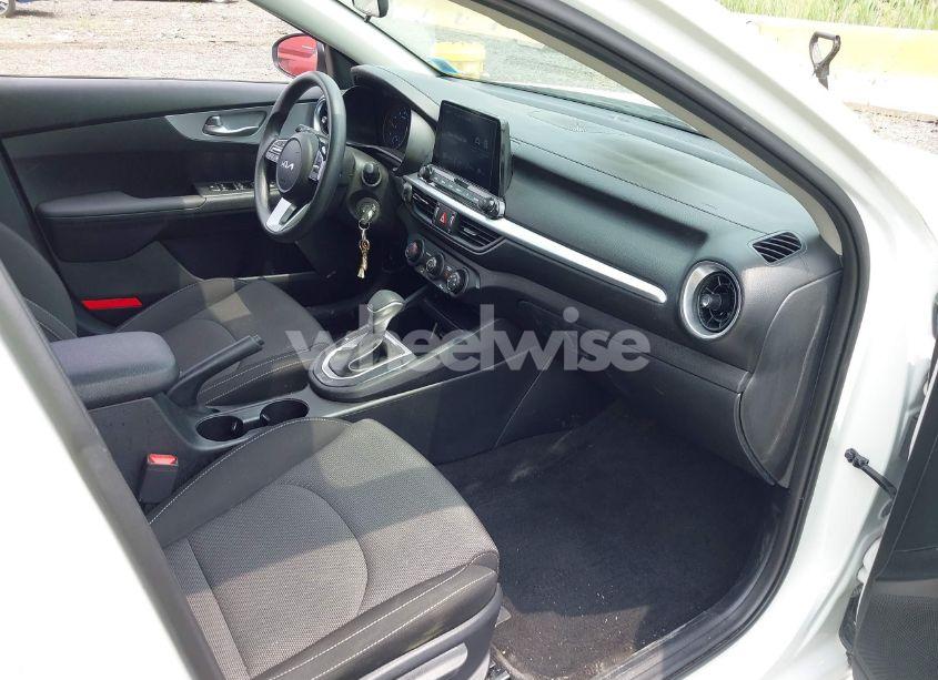 Photo 5 of 2024 Kia Forte LXS (VIN 3KPF24AD8RE742602)