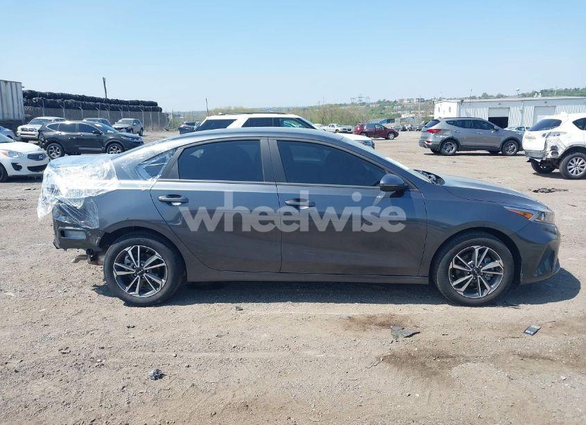 Photo 13 of 2024 Kia Forte LXS (VIN 3KPF24AD8RE762302)