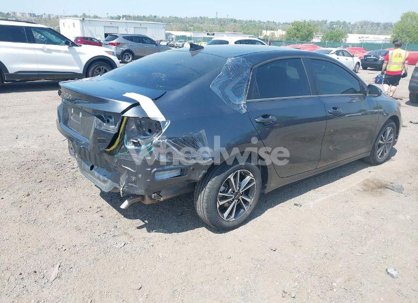 Photo 4 of 2024 Kia Forte LXS (VIN 3KPF24AD8RE762302)