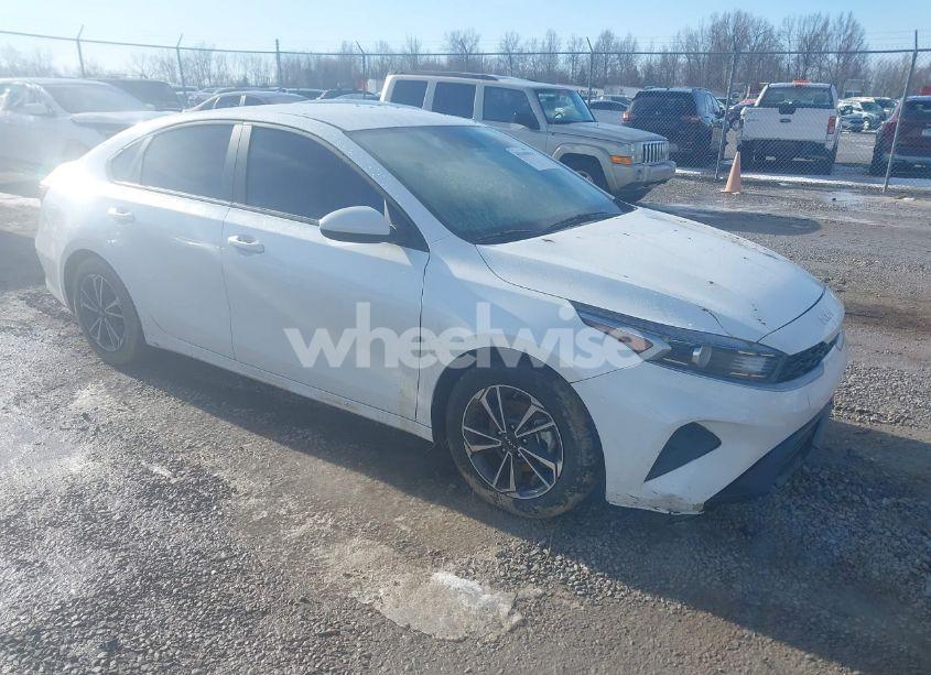2024 Kia Forte LXS (VIN 3KPF24AD8RE763837) main photo