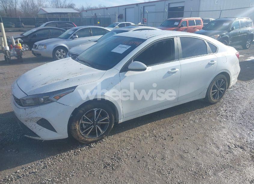 Photo 2 of 2024 Kia Forte LXS (VIN 3KPF24AD8RE763837)