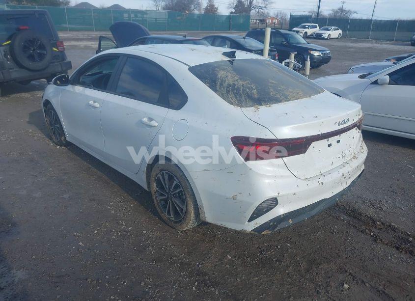 Photo 3 of 2024 Kia Forte LXS (VIN 3KPF24AD8RE763837)