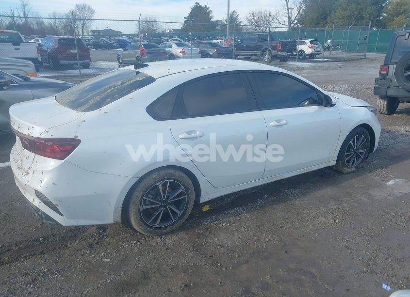 Photo 4 of 2024 Kia Forte LXS (VIN 3KPF24AD8RE763837)