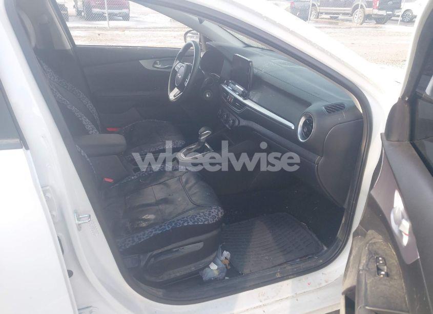 Photo 5 of 2024 Kia Forte LXS (VIN 3KPF24AD8RE763837)