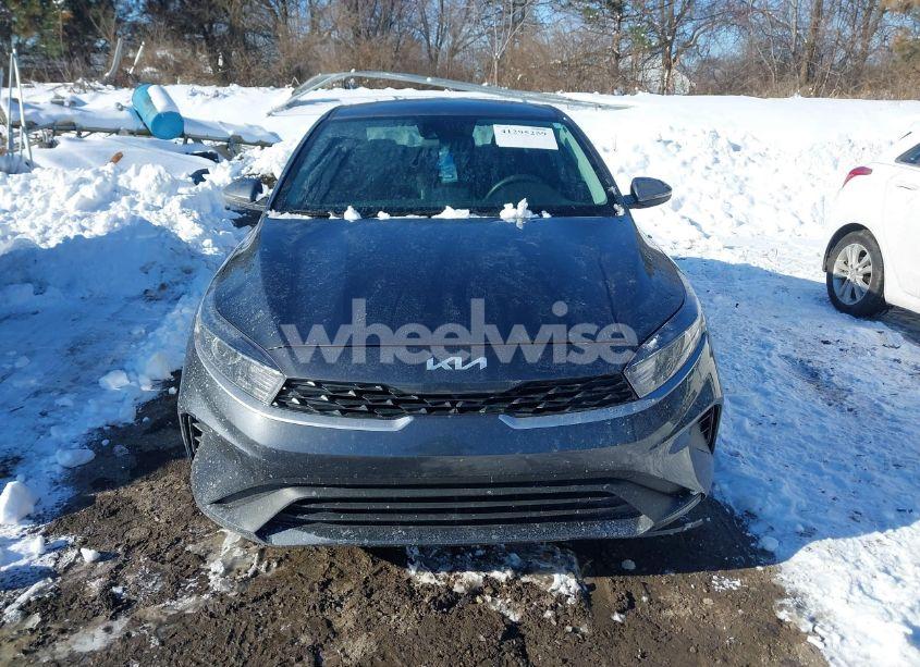 Photo 12 of 2024 Kia Forte LXS (VIN 3KPF24AD8RE773123)