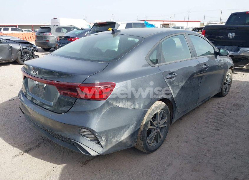 Photo 4 of 2024 Kia Forte LXS (VIN 3KPF24AD8RE784820)