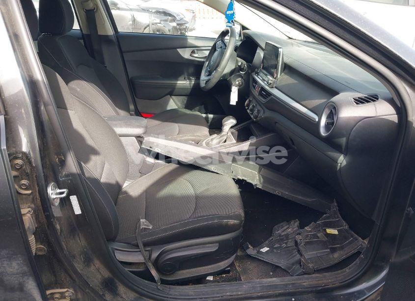 Photo 5 of 2024 Kia Forte LXS (VIN 3KPF24AD8RE784820)