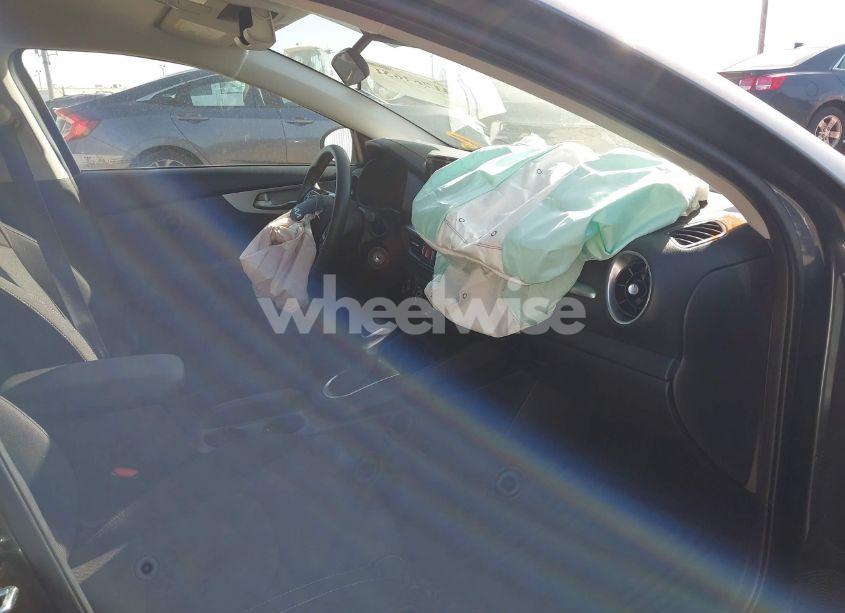 Photo 5 of 2024 Kia Forte LXS (VIN 3KPF24AD8RE793792)