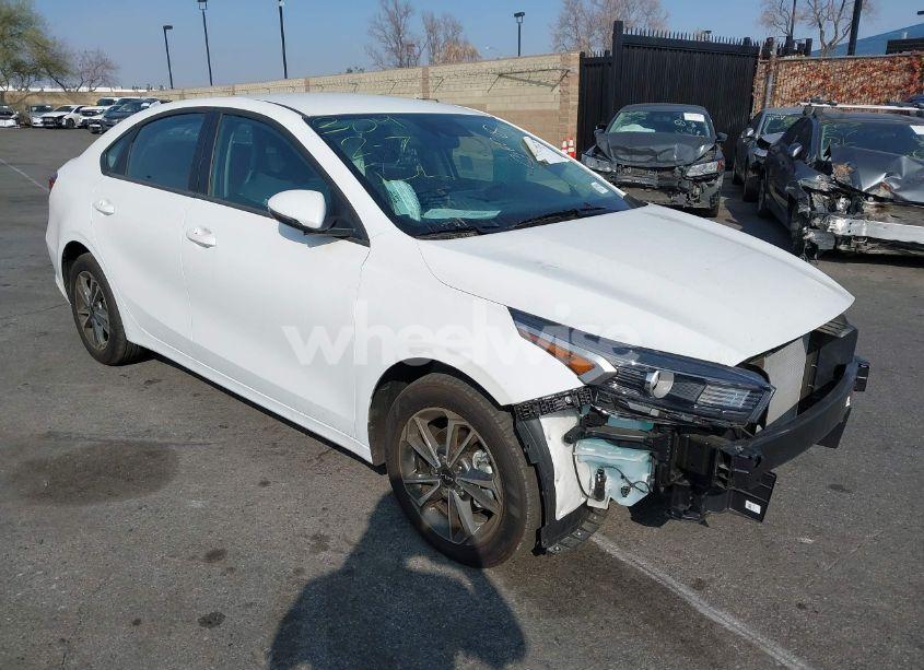 2024 Kia Forte LXS (VIN 3KPF24AD8RE795686) main photo