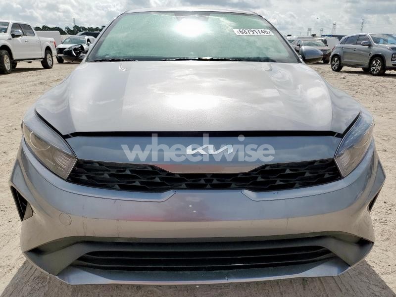 Photo 3 of 2024 KIA FORTE LX (VIN 3KPF24AD8RE815922)