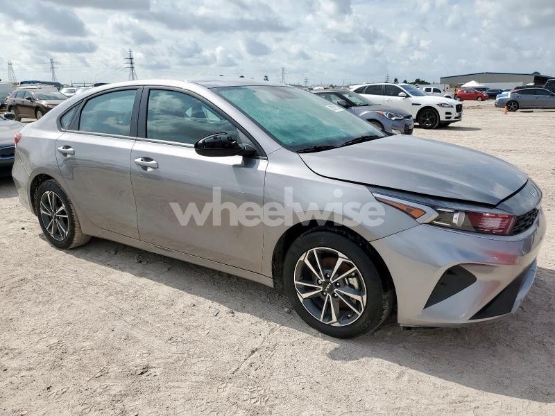 Photo 9 of 2024 KIA FORTE LX (VIN 3KPF24AD8RE815922)
