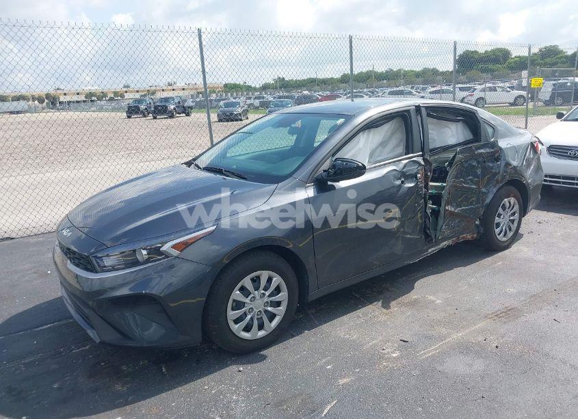 Photo 2 of 2024 Kia Forte LX (VIN 3KPF24AD8RE822160)