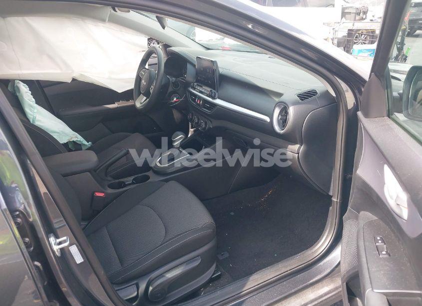 Photo 5 of 2024 Kia Forte LX (VIN 3KPF24AD8RE822160)