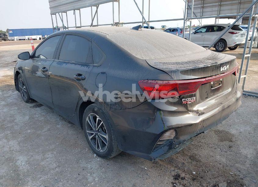 Photo 3 of 2024 Kia Forte LXS (VIN 3KPF24AD8RE824815)