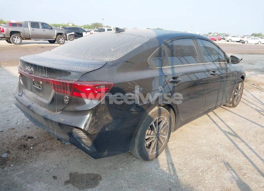 Photo 4 of 2024 Kia Forte LXS (VIN 3KPF24AD8RE824815)