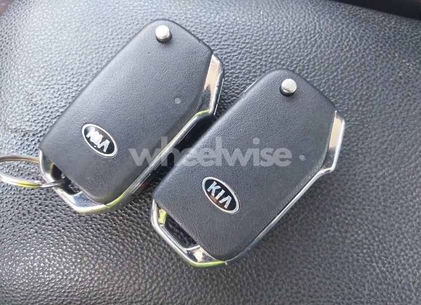 Photo 11 of 2019 Kia Forte LXS (VIN 3KPF24AD9KE006337)