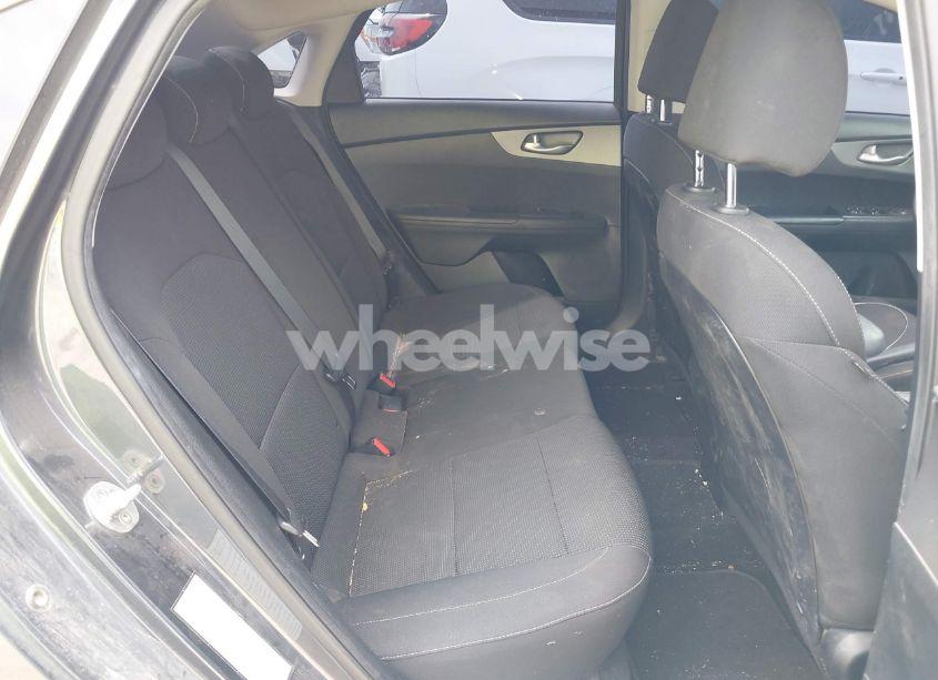 Photo 8 of 2019 Kia Forte LXS (VIN 3KPF24AD9KE036213)