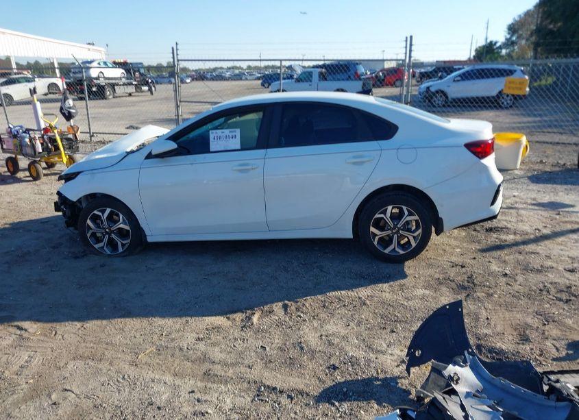 Photo 15 of 2019 Kia Forte LXS (VIN 3KPF24AD9KE042190)