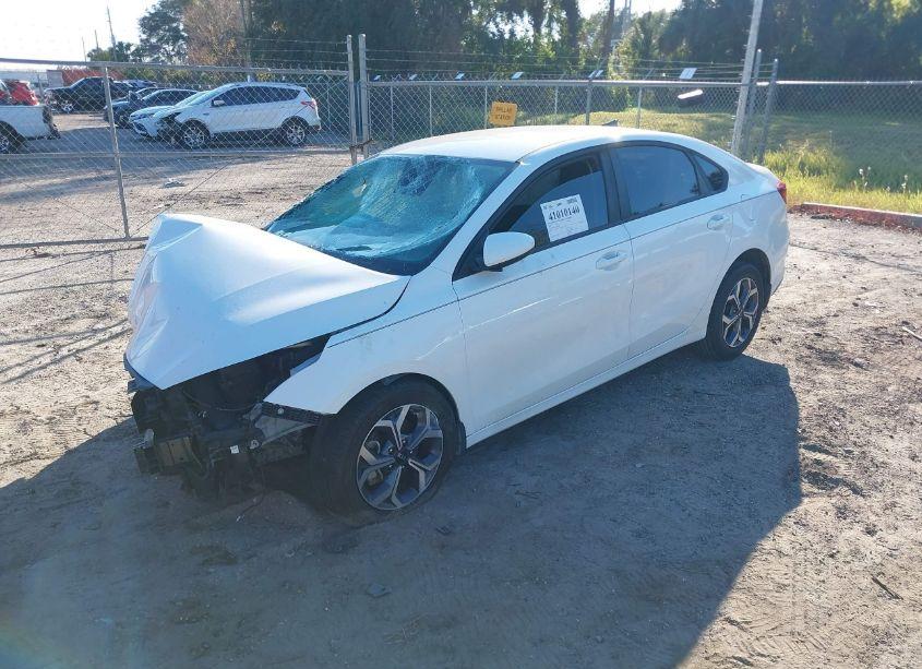 Photo 2 of 2019 Kia Forte LXS (VIN 3KPF24AD9KE042190)