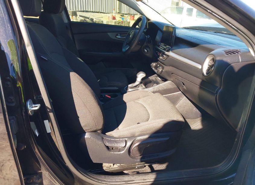 Photo 5 of 2019 Kia Forte LXS (VIN 3KPF24AD9KE066232)