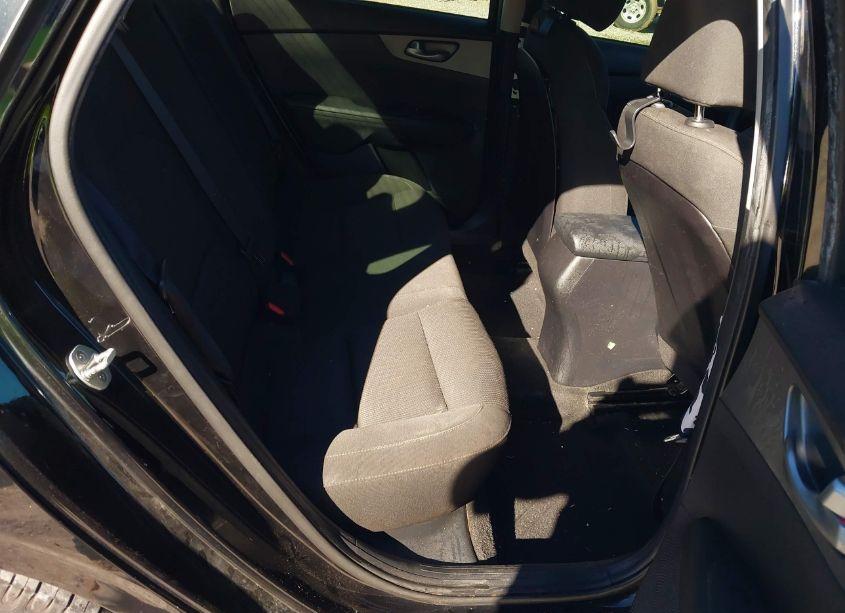 Photo 8 of 2019 Kia Forte LXS (VIN 3KPF24AD9KE066232)