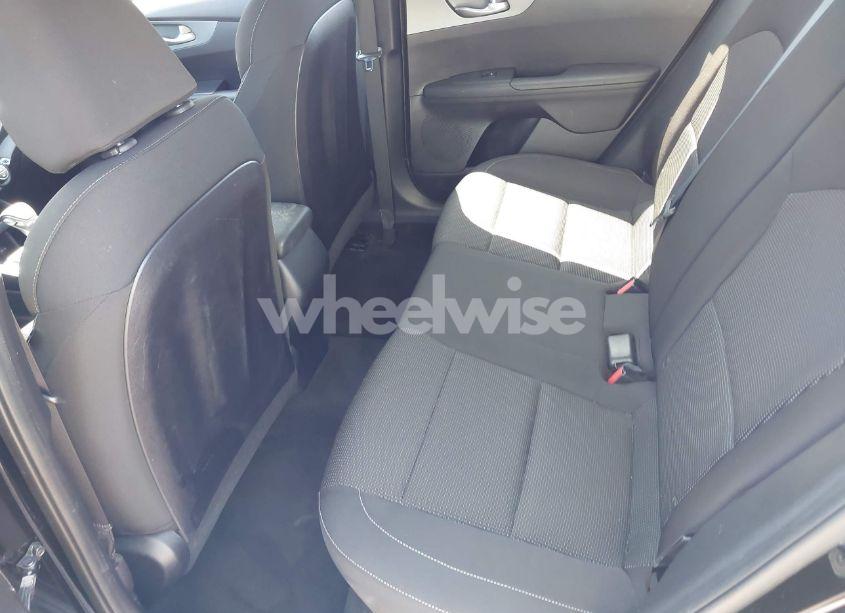 Photo 8 of 2019 Kia Forte LXS (VIN 3KPF24AD9KE070247)