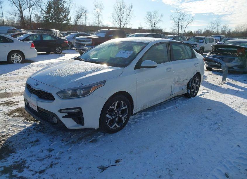 Photo 2 of 2019 Kia Forte LXS (VIN 3KPF24AD9KE077232)