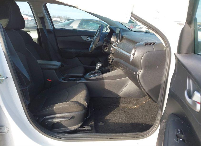 Photo 5 of 2019 Kia Forte LXS (VIN 3KPF24AD9KE077232)