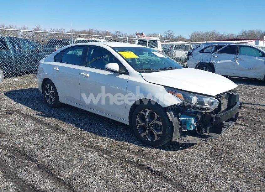 2019 Kia Forte LXS (VIN 3KPF24AD9KE095228) main photo