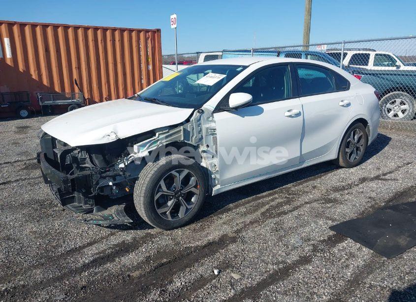 Photo 2 of 2019 Kia Forte LXS (VIN 3KPF24AD9KE095228)