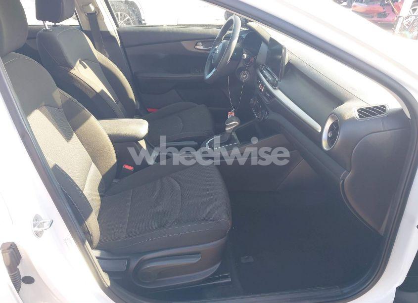 Photo 5 of 2019 Kia Forte LXS (VIN 3KPF24AD9KE095228)