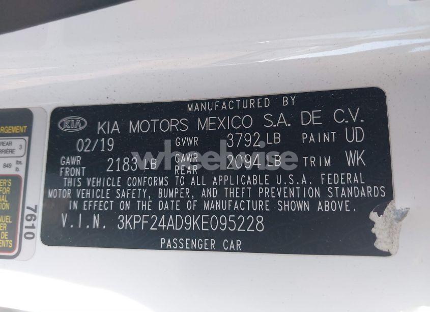 Photo 9 of 2019 Kia Forte LXS (VIN 3KPF24AD9KE095228)