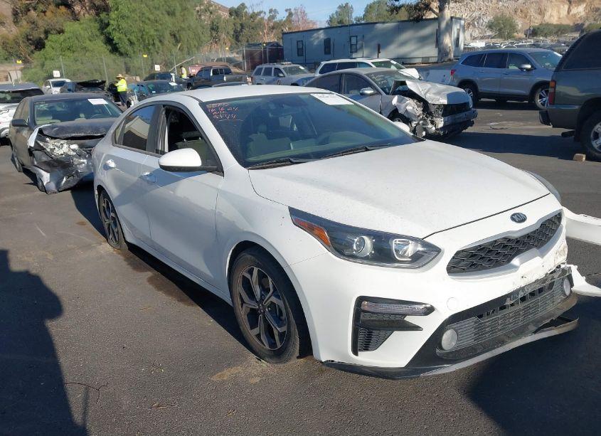 2019 Kia Forte LXS (VIN 3KPF24AD9KE121097) main photo