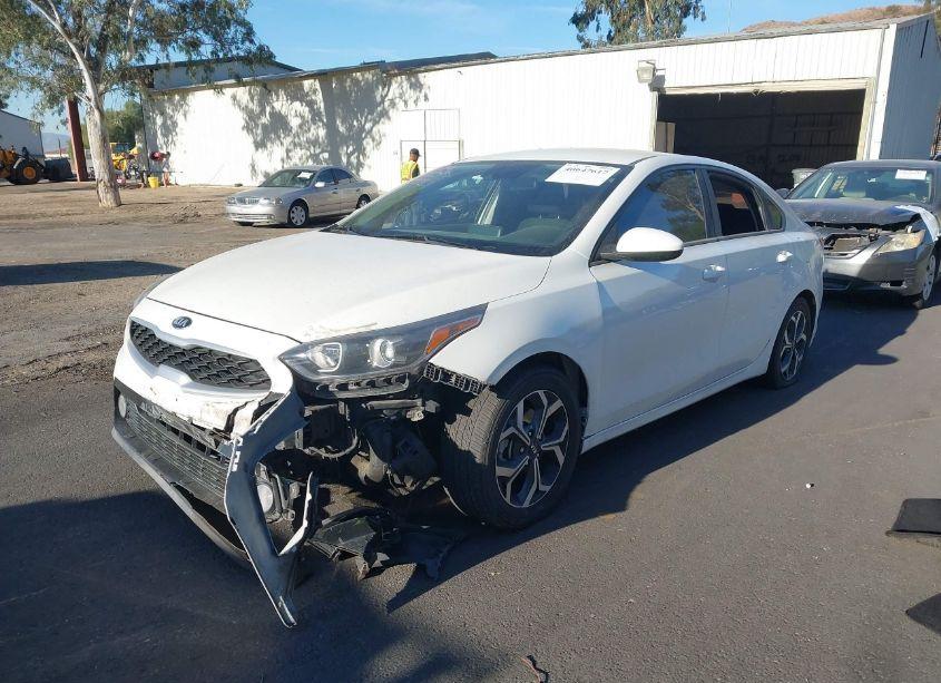 Photo 2 of 2019 Kia Forte LXS (VIN 3KPF24AD9KE121097)