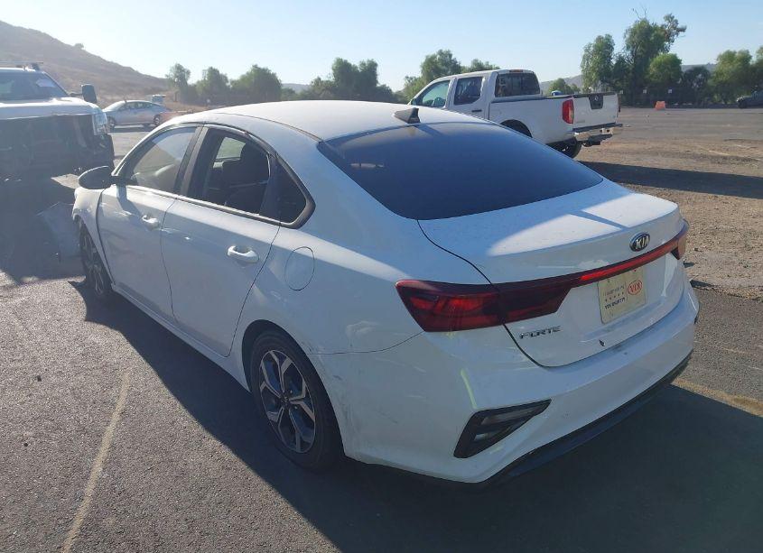 Photo 3 of 2019 Kia Forte LXS (VIN 3KPF24AD9KE121097)