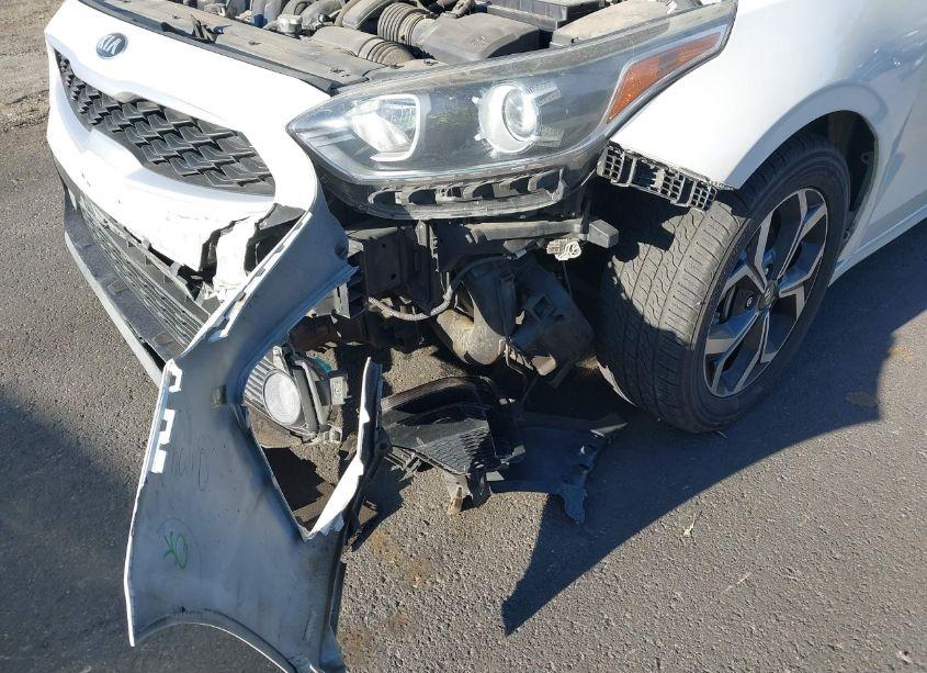 Photo 6 of 2019 Kia Forte LXS (VIN 3KPF24AD9KE121097)