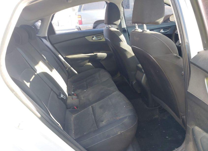 Photo 8 of 2019 Kia Forte LXS (VIN 3KPF24AD9KE121097)