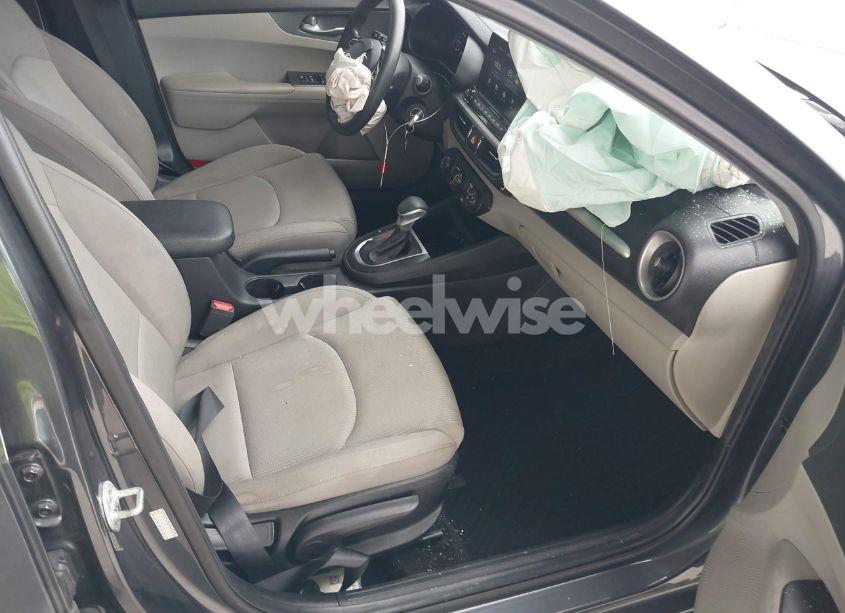 Photo 5 of 2020 Kia Forte LXS (VIN 3KPF24AD9LE170902)