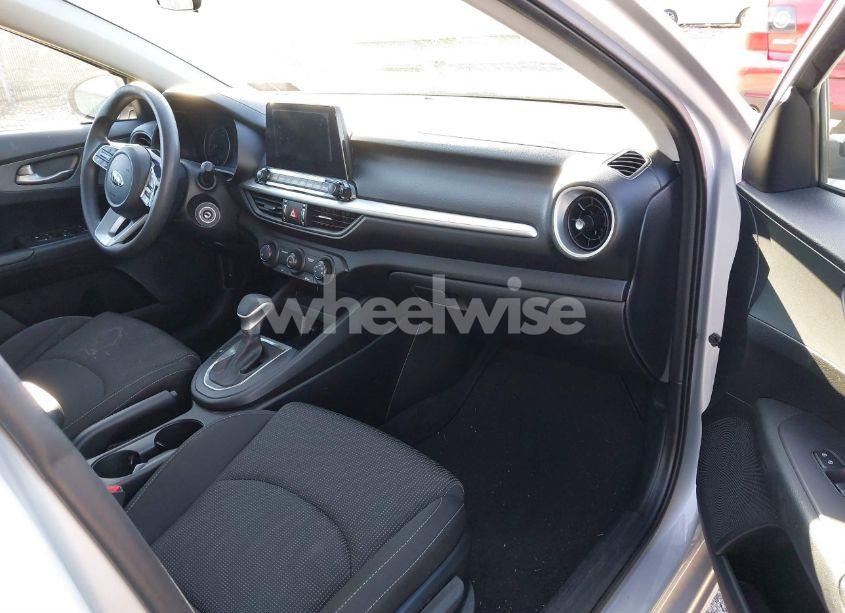 Photo 5 of 2020 Kia Forte LXS (VIN 3KPF24AD9LE196058)