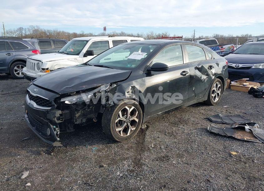 Photo 2 of 2020 Kia Forte LXS (VIN 3KPF24AD9LE197985)