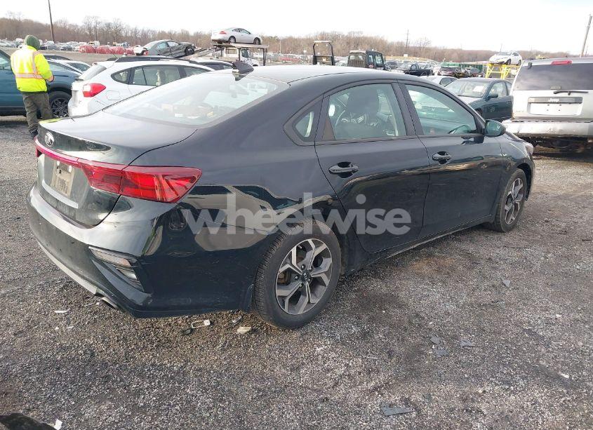 Photo 4 of 2020 Kia Forte LXS (VIN 3KPF24AD9LE197985)