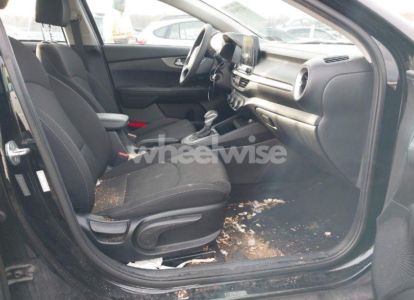 Photo 5 of 2020 Kia Forte LXS (VIN 3KPF24AD9LE197985)