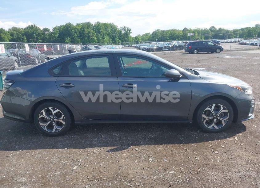 Photo 13 of 2021 Kia Forte LXS (VIN 3KPF24AD9ME274324)