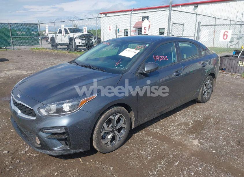 Photo 2 of 2021 Kia Forte LXS (VIN 3KPF24AD9ME274324)