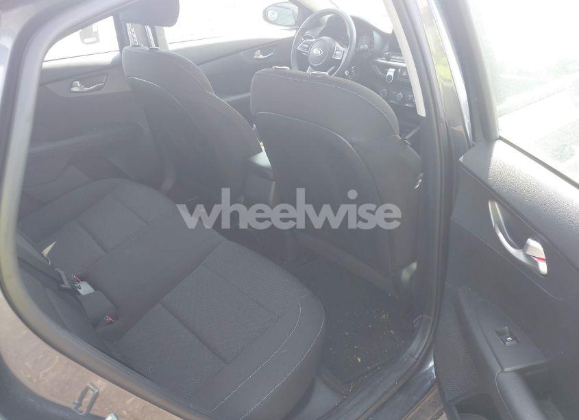 Photo 8 of 2021 Kia Forte LXS (VIN 3KPF24AD9ME274324)