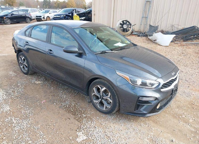 2021 Kia Forte LXS (VIN 3KPF24AD9ME284920) main photo