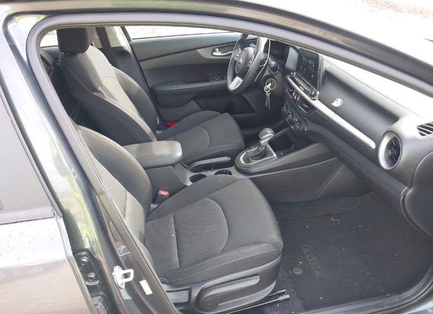 Photo 5 of 2021 Kia Forte LXS (VIN 3KPF24AD9ME284920)